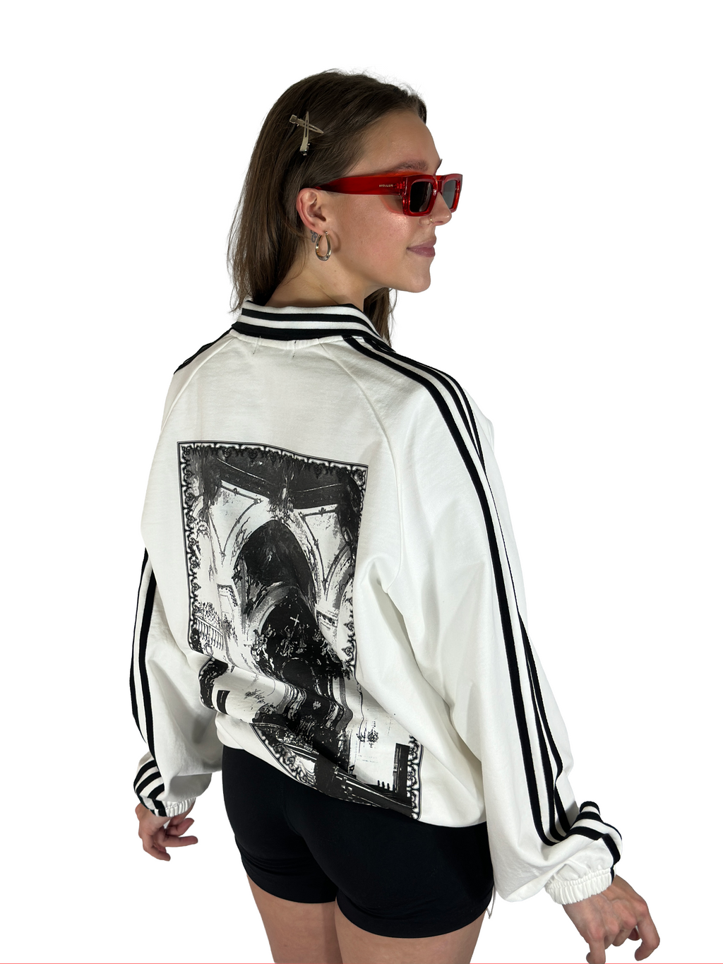 THE ALTAR COLLARED CREWNECK IN WHITE
